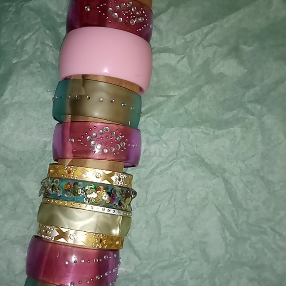 13 VINTAGE CHUNKY BEDAZZLED 80'S BANGLES - Picture 6 of 9
